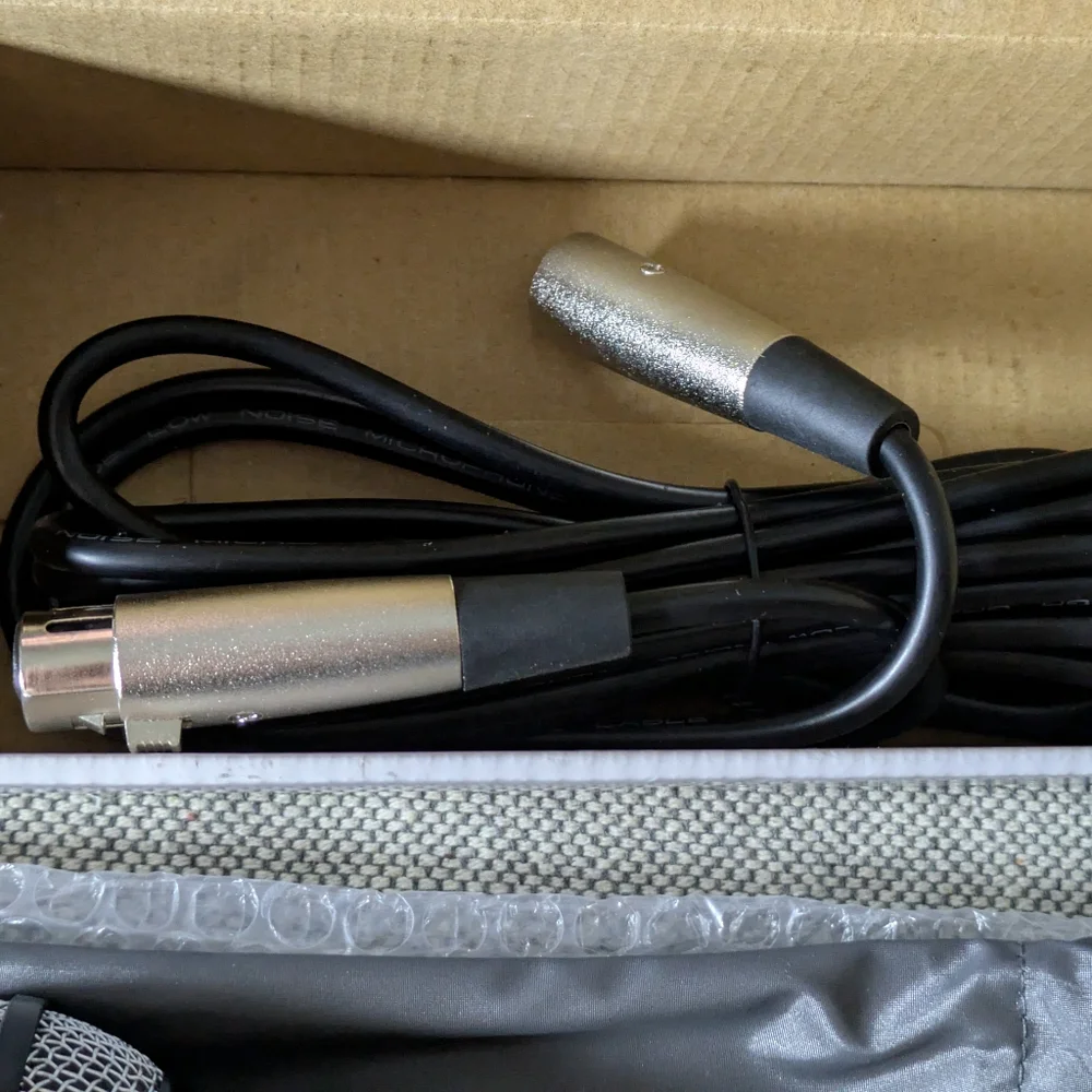 RockvilleProfessional Black Microphone with Cable New In Box